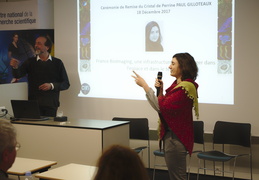 Remise du prix cristal à Perrine Paul-Gilloteaux