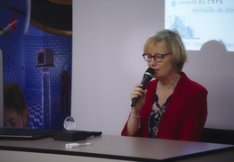 Remise du prix cristal à Perrine Paul-Gilloteaux
